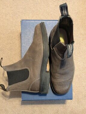 Blundstone Chisel toe boots